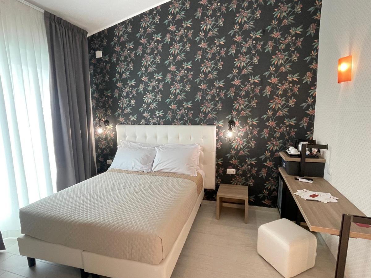 Castrichella Boutique Hotel Rome Airport Fiumicino Exterior foto