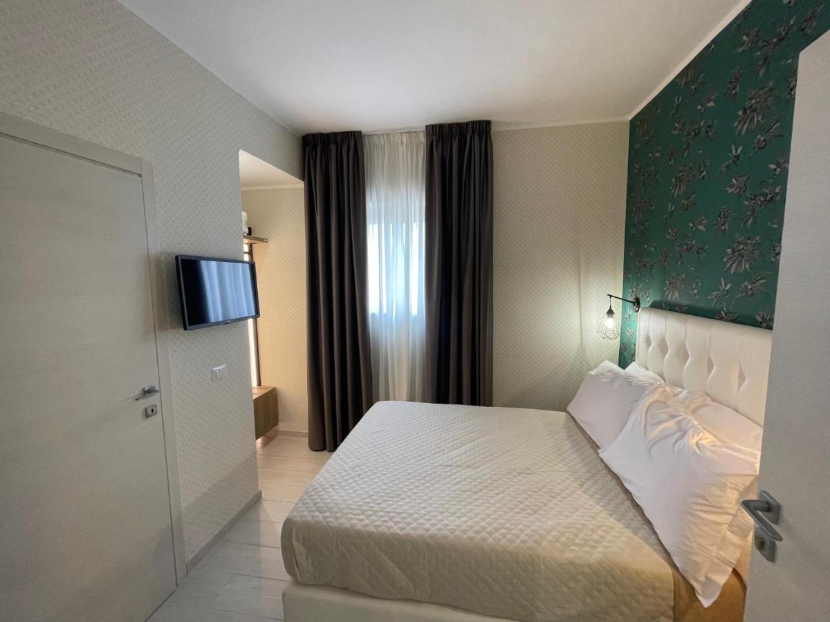 Castrichella Boutique Hotel Rome Airport Fiumicino Exterior foto