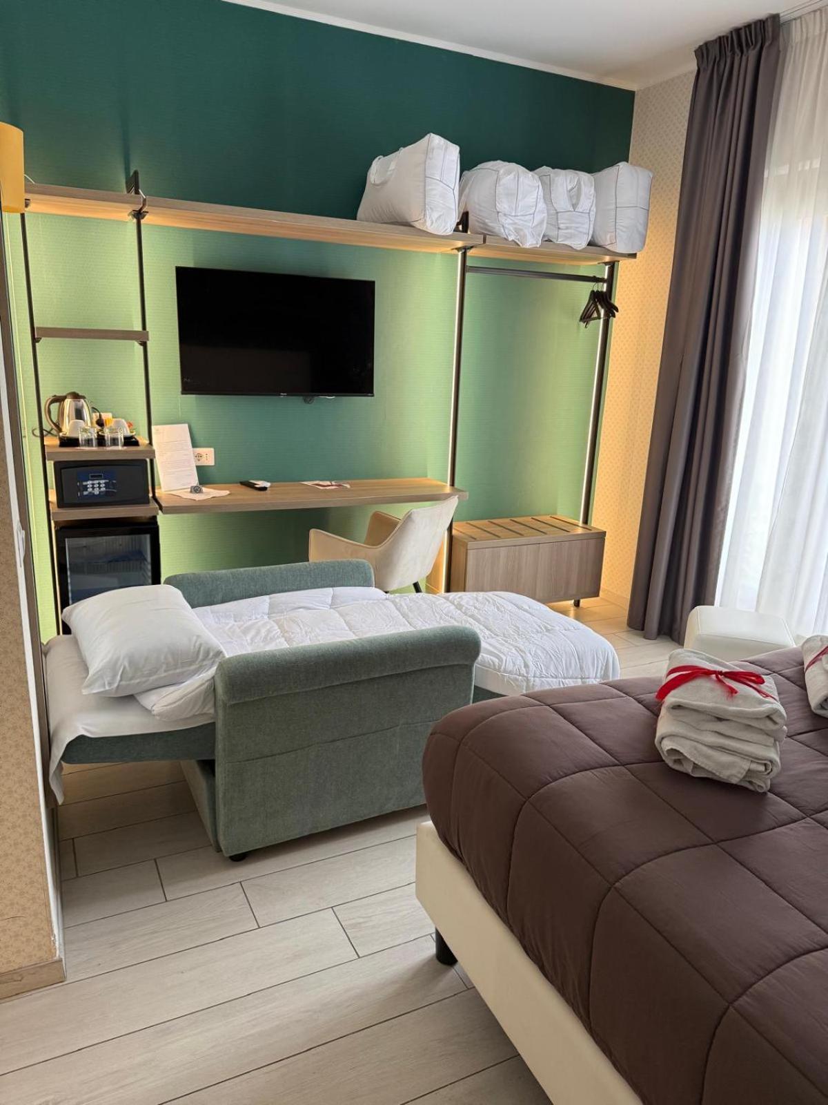 Castrichella Boutique Hotel Rome Airport Fiumicino Exterior foto